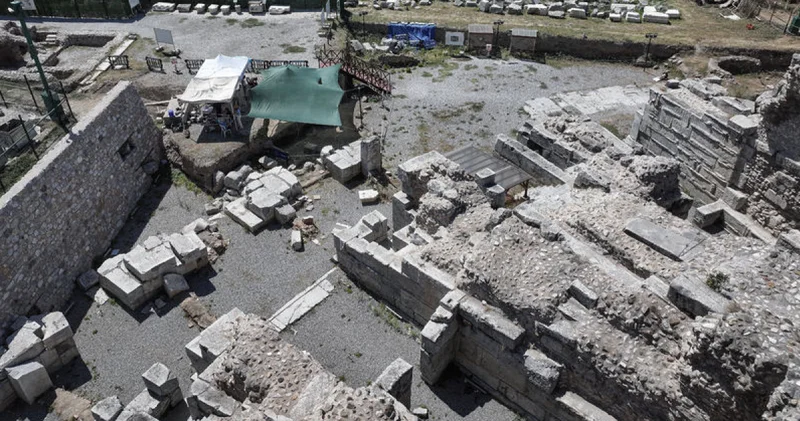 İznik Roma Tiyatrosu nda bulunan iskeletlerde veba bulgusuna rastlandı
