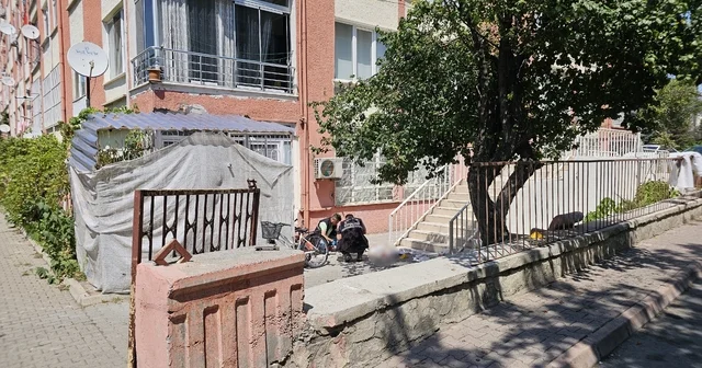 Boşanma aşamasındaki eşe kanlı pusu Gece boyunca evinin önünde bekledi, alışverişe çıkınca bıçakladı Kayseri Haberleri Habertürk Yerel Haberler
