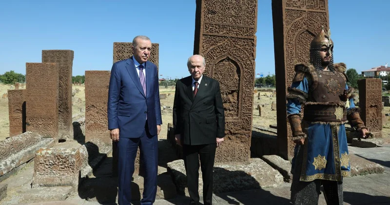 Cumhurbaşkanı Erdoğan, Selçuklu Meydan Mezarlığı nı ziyaret etti