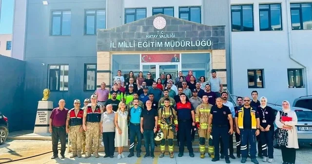Hatay İl Milli Eğitim Müdürlüğü nde yangın eğitimi ve tatbikat düzenlendi Hatay Haberleri Habertürk Yerel Haberler