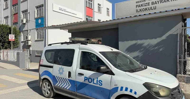 Mersin Tarsus ta ilkokul öğrencisinin çantasından tabanca çıktı, baba gözaltına alındı