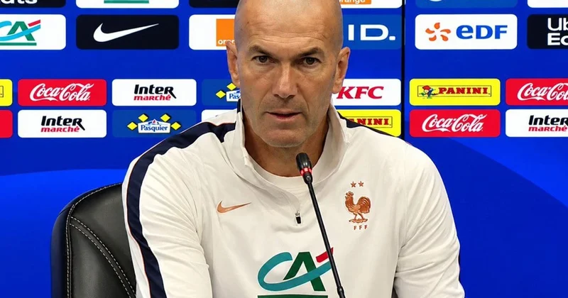 28 yıllık TRT muhabiri Zidane ın karşısında heyecanlandı! Sesi titredi