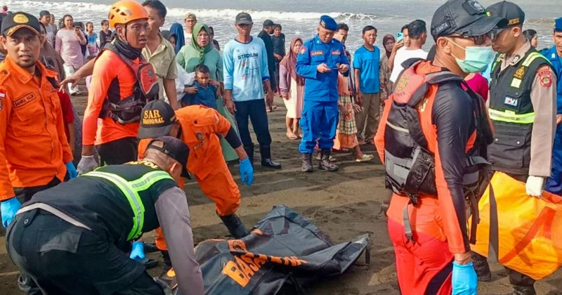 Endonezya da 13 Eylül de alabora olan feribottaki 52 kişinin cesedine ulaşıldı