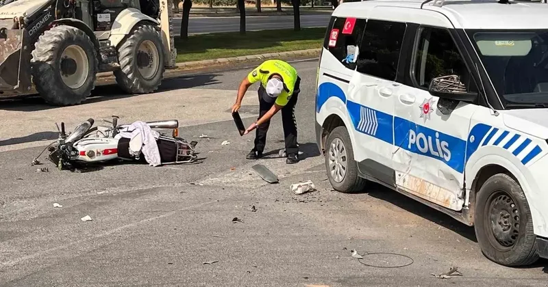 Motosiklet polis aracı ile çarpıştı: 2 yaralı