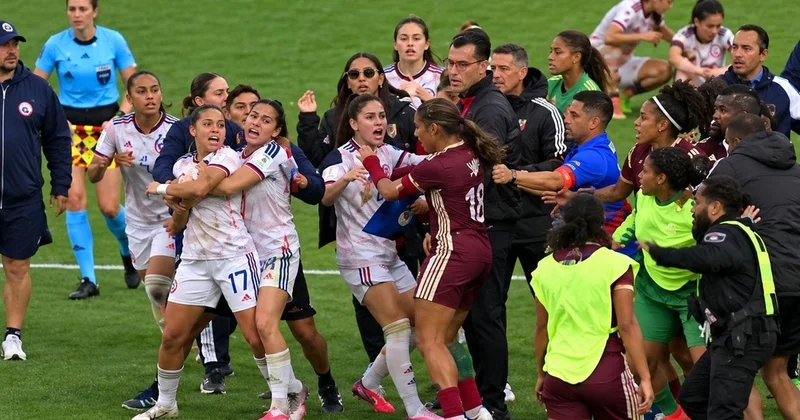 Kadın futbolunda şaşkına çeviren final! Maç bitti, kavga başladı