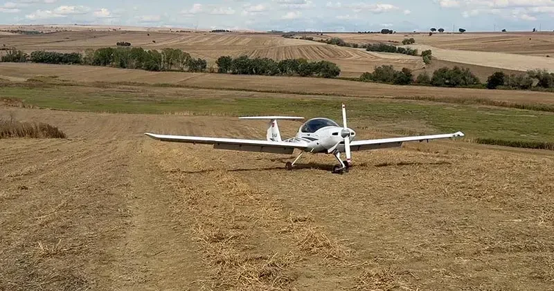 Tekirdağ da eğitim uçağı, tarlaya zorunlu iniş yaptı