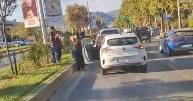 Menteşe’de 3 aracın karıştığı zincirleme kaza