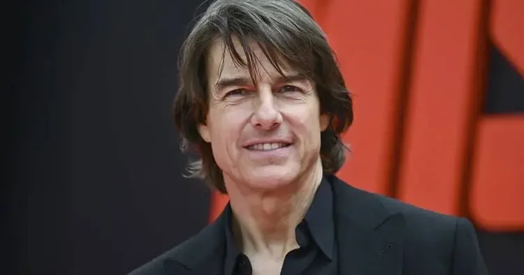 Tom Cruise yine ‘Kraliyet Kuralları’nı böyle çiğnedi! O hareketi galaya damga vurdu