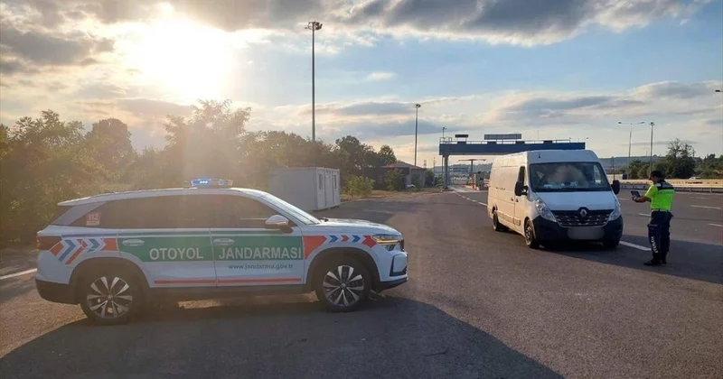 Sakarya da 2,2 ton midye ve 156 küçükbaş hayvana el konuldu