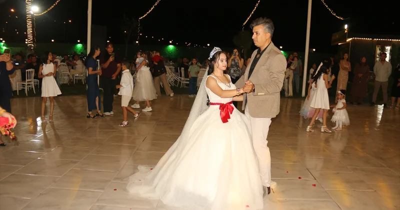 Kırıkhan da Down sendromlu Pınar Aksoy gelinlik giydi, düğün töreniyle hayaline kavuştu