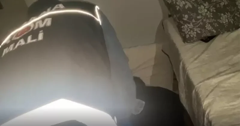 Kadınlar gününde kapısına gelen çiçek, servetine mal oldu