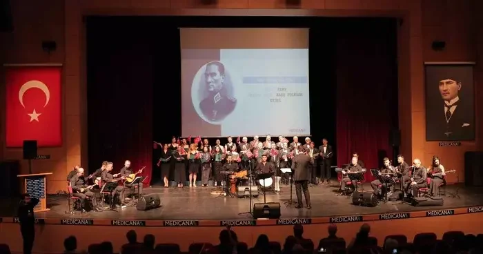 Tamamı sağlık çalışanlarından oluşan korodan konser