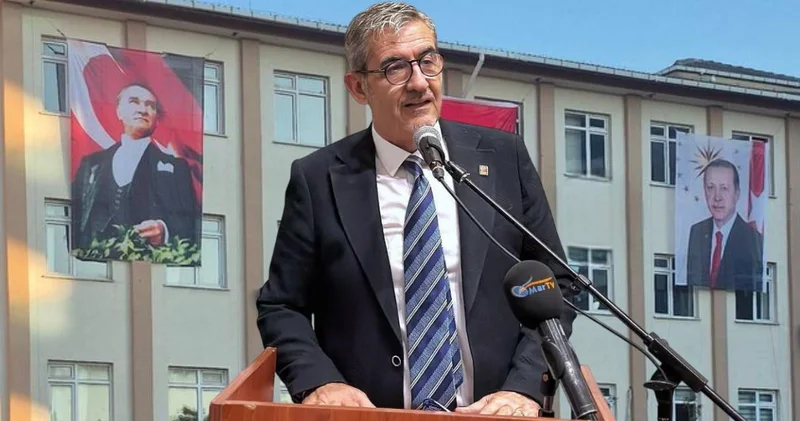 Erdoğan posteri talimatına tepki: Atatürk, hiçbir makam ve kişiyle kıyaslanamaz!