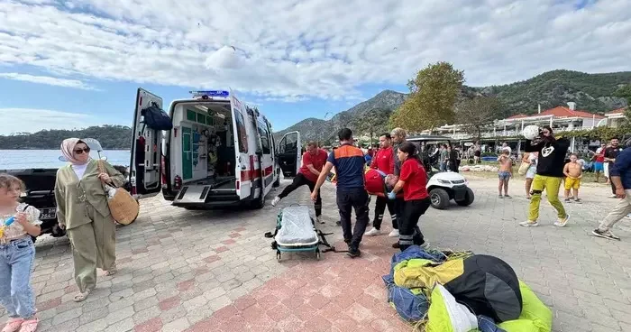 Fethiye’de korku dolu anlar! Yamaç paraşütleri havada çarpıştı: 3 yaralı