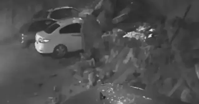 Maltepe’de istinat duvarının çökme anı kamerada VİDEO İZLE