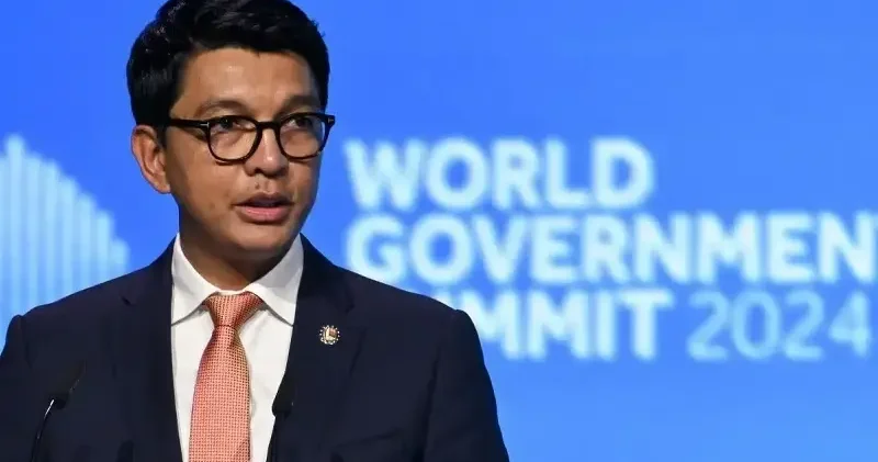 14 Ekim de görevden alınmıştı: Madagaskar da devrik Cumhurbaşkanı Rajoelina vatandaşlıktan çıkarıldı Dünya Haberleri