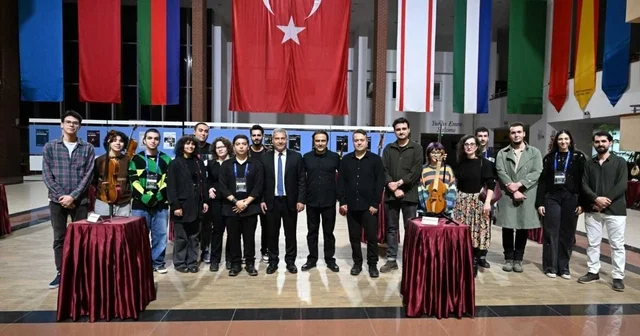 Anadolu Üniversitesi Çalgı Yapımı ve Onarımı Bölümü öğrencilerinden sergi Eskişehir Haberleri