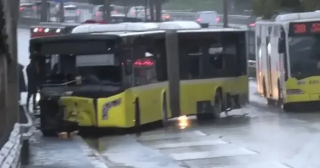 Alkollu İETT şoförü dehşet saçtı: Bariyerlere saplanan otobüse 2 kişi hastanelik oldu VİDEO İZLE
