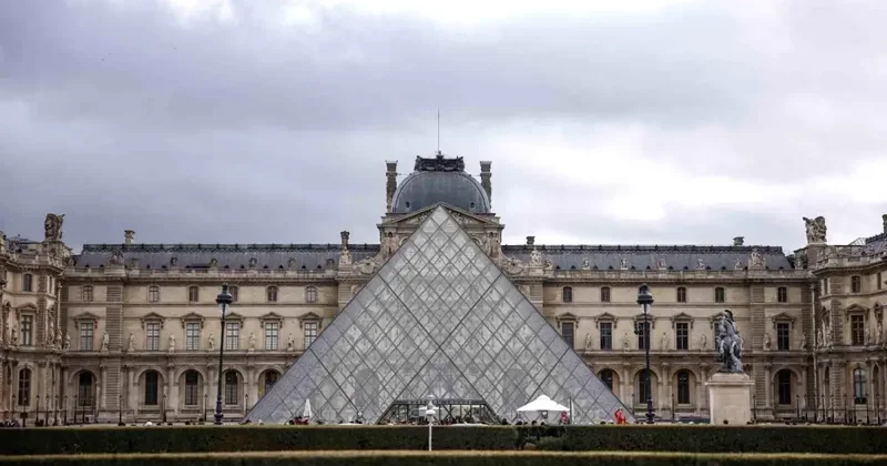 Louvre Müzesi nde Güvenlik Önlemleri Artırıldı