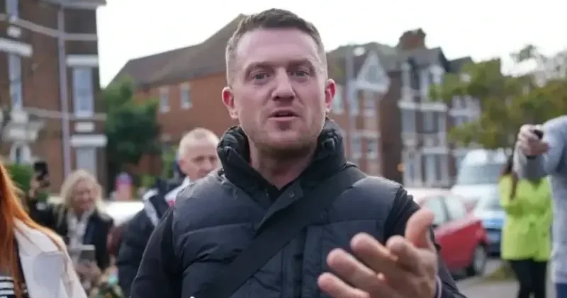 Aşırı sağcı Tommy Robinson Mescid i Aksa ya girebilmek için kendisini Müslüman gibi gösterdi Dünya Haberleri