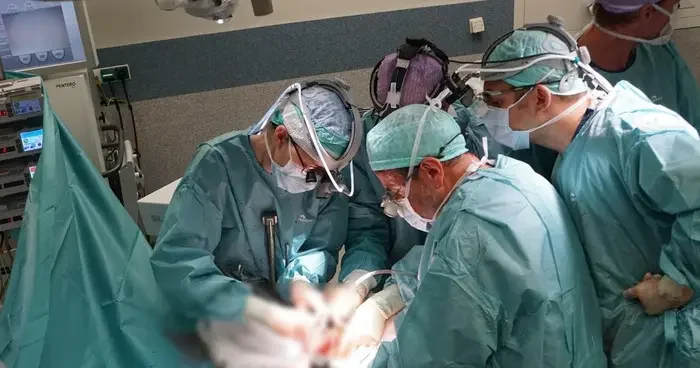 Organ naklinde Türk cerrahların başarısı! Türkiye Hollanda ya ilham oldu