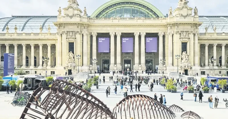 FUNDA KARAYEL Sanat dünyasında şok! Art Basel Paris erken kapattı