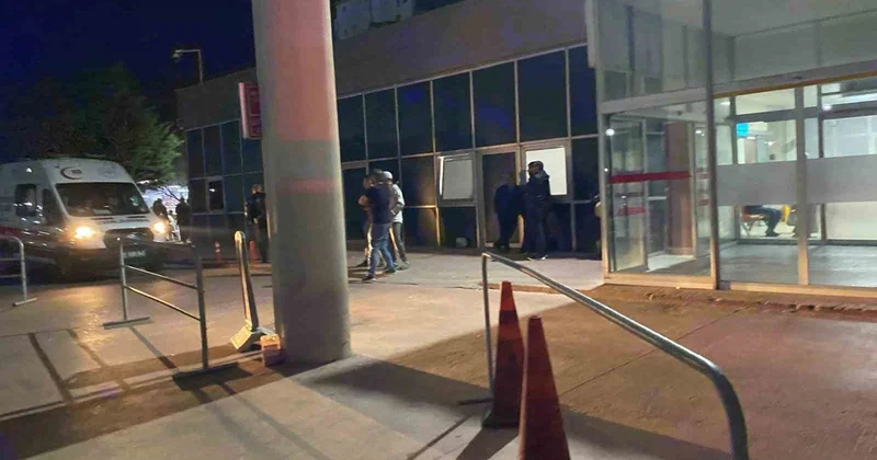Ayvalık açıklarında batan özel tekneden 8 kişi kurtarıldı, kayıp 1 kişi aranıyor
