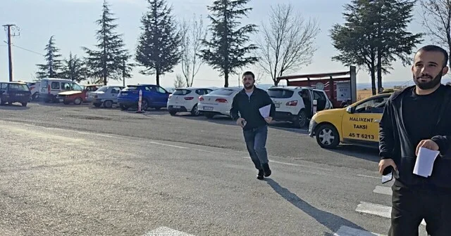 Lastiği patlayan otomobildeki 3 adayı, KPSS ye jandarma ekipleri yetiştirdi Manisa Son Dakika Haberleri Habertürk Yerel Haberler