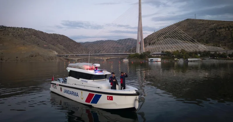 Jandarmanın yüzen karakolu görev başında