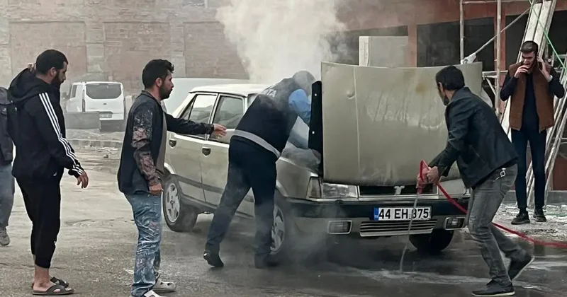 Pazar yerinde araç alev aldı! Zabıta ekipleri müdahale etti