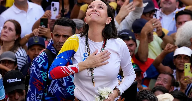 Nobel Barış Ödüllü Venezuelalı muhalif Machado sürgünden ülkesine döndü