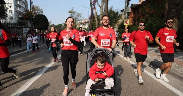 Binlerce Bursalı Cumhuriyet için koştu Bursa Haber Habertürk Yerel Haberler
