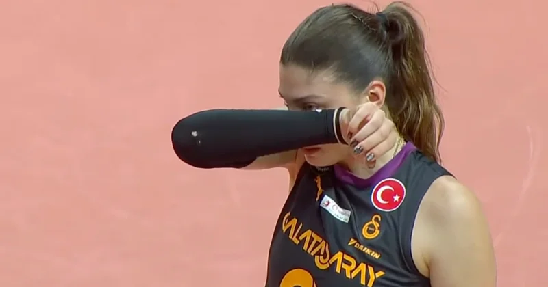 Sakatlık sonrası İlkin Aydın gözyaşlarını tutamadı! VakıfBank Galatasaray maçına damga vuran anlar Sözcü Gazetesi