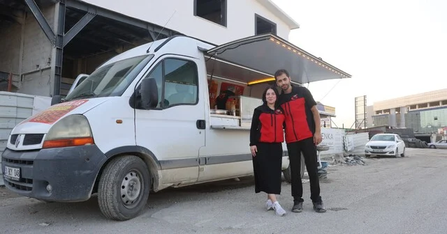 Depremzede çiftin ata mirası ağızları tatlandıran lezzetleri mobil tatlıcıyla kentin dört bir yanına ulaşıyor Hatay Son Dakika Haberleri Habertürk Yerel Haberler