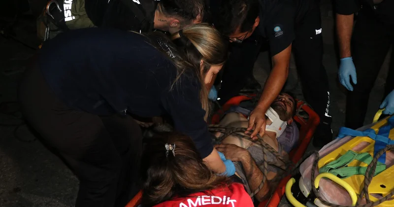 Antalya da 25 metreden düşen yaralı, itfaiye tarafından yaklaşık 2 saatte kurtarıldı
