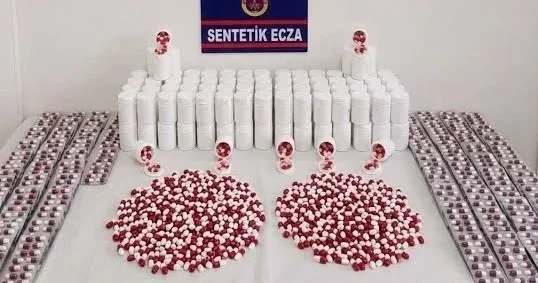 Manisa da uyuşturucu operasyonu! 86 bin 654 sentetik ecza hapı ele geçirildi