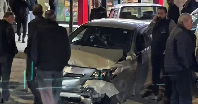 Erzurum da otomobilin direksiyonu kilitlendi, 3 araç birbirine girdi: 1 yaralı Erzurum Haberleri Habertürk Yerel Haberler