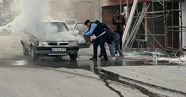 Battalgazi de yangın çıkan araca zabıta ekipleri müdahale etti Malatya Haber Habertürk Yerel Haberler