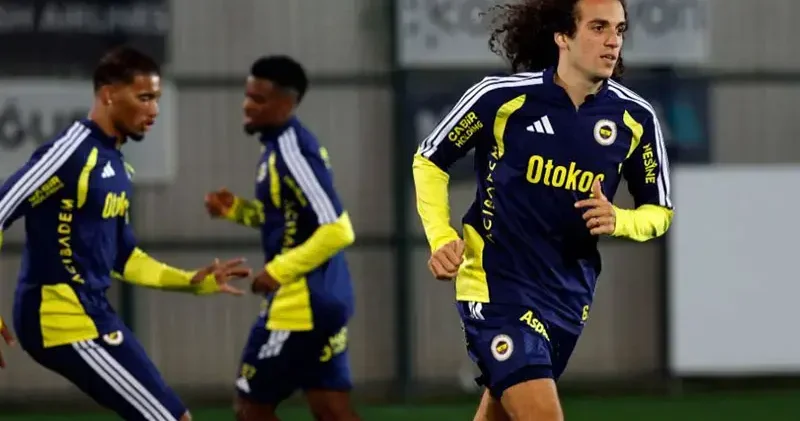 Galatasaray maçının hazırlıklarını tamamlayan Fenerbahçe derbi öncesinde kampa girdi