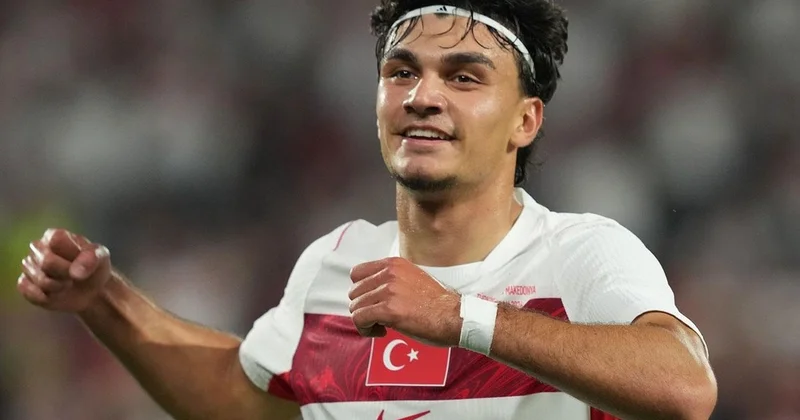 Can Uzun a şok! Kendi teknik direktörü canlı yayında gözünün yaşına bakmadı