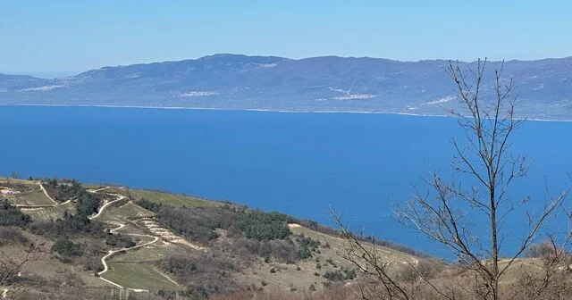 İznik Gölü ve Uludağ manzaralı köy İstanbul ve Ankaralıların radarında Manzarasıyla etkileyen köyde arazilerin dönümü 1 milyon liradan başlıyor Bursa Haber Habertürk Yerel Haberler