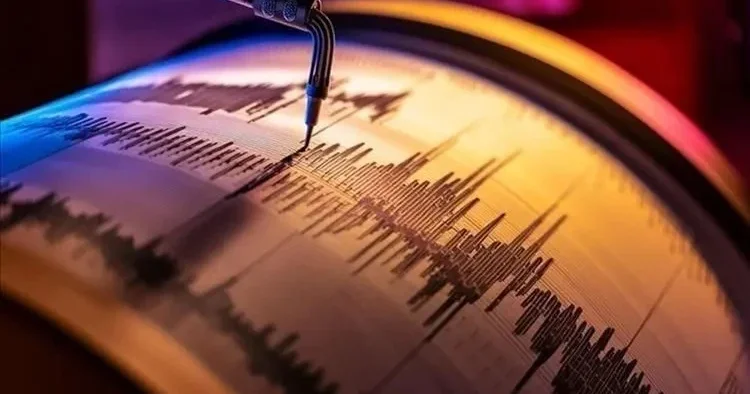 Japonya da 7 büyüklüğünde deprem: Başkent Tokyo da sallandı