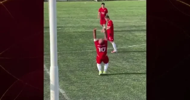 Attığı gol sonrası yaptığı taklalar viral oldu...