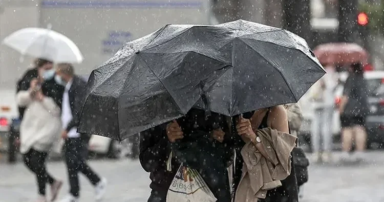 Ege kıyıları ve Doğu Anadolu için sağanak uyarısı: Birçok bölgede sis ve pus bekleniyor