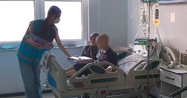 Bolu da minik hastaların yüzünü güldüren ziyaret Bolu Haber Habertürk Yerel Haberler
