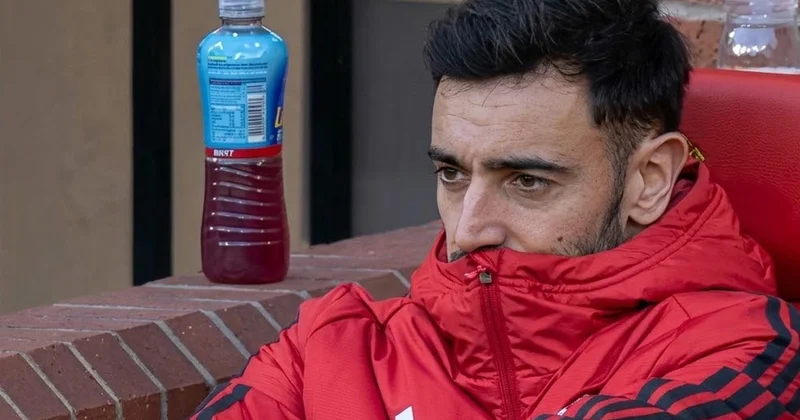 Manchester United yine fark yedi, galibiyet özlemi 8 maça çıktı: Tribünler karıştı