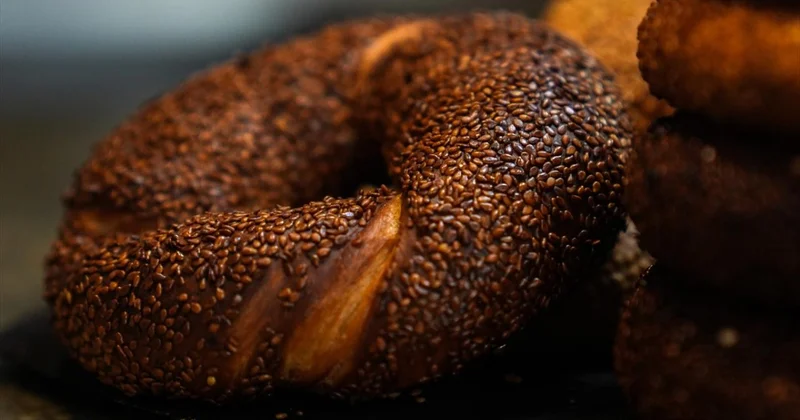 Çikolatadan sucuğa, simit çeşitlenerek büyüyor