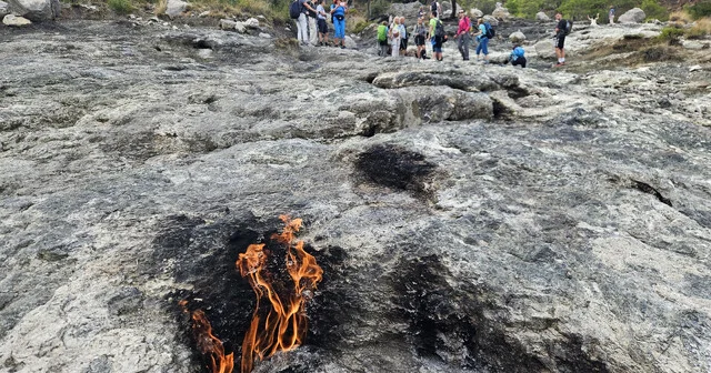 İlk olimpiyat ateşi efsanesinin adresi Yanartaş, turistlerin uğrak noktası Antalya Son Dakika Haberleri Habertürk Yerel Haberler