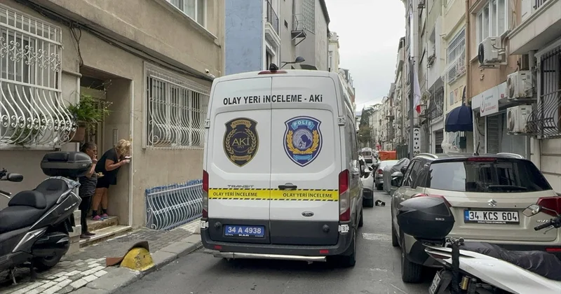 Şişli de 7 katlı binanın en üst katından düşen 26 yaşındaki kadın öldü