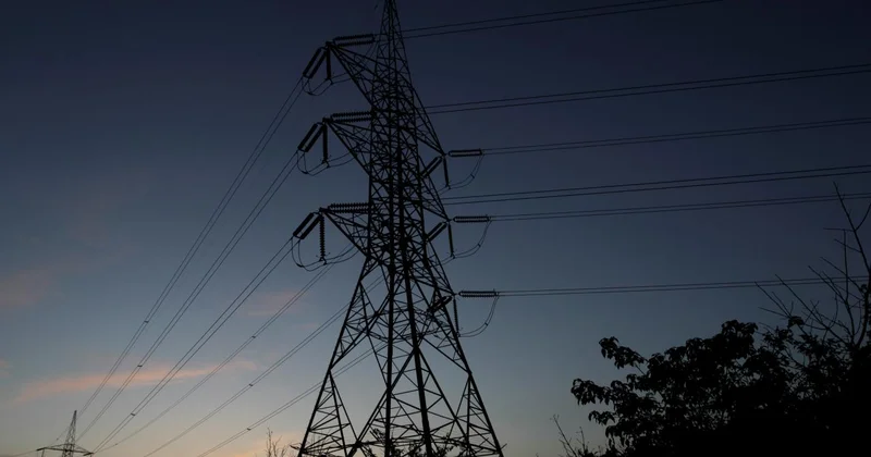 Fransa da fırtınaların ardından yaklaşık 59 bin hanede elektrik kesintisi sürüyor